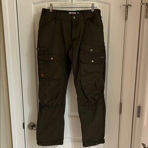 Fjall Raven Pants - Olive Green